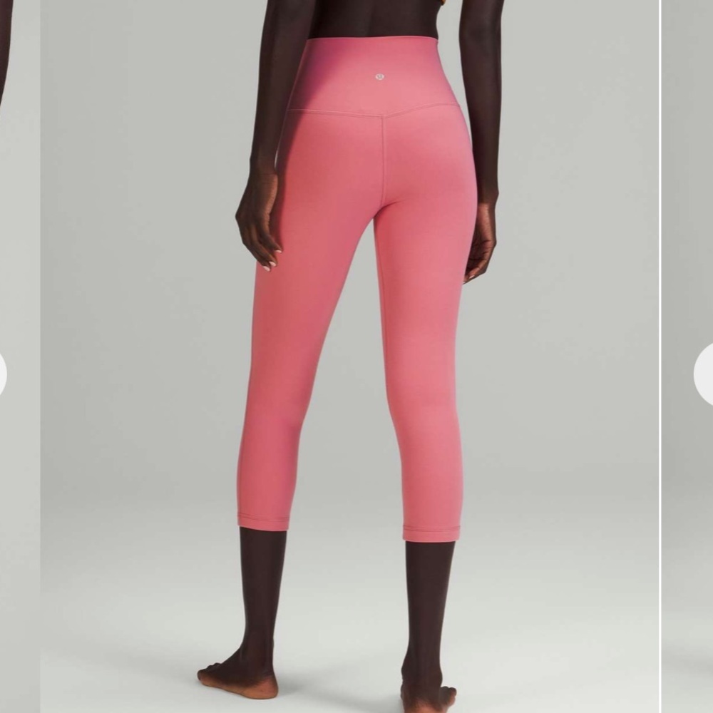 Lululemon Align High-Rise Crop 21"
Pink Blossom size 6